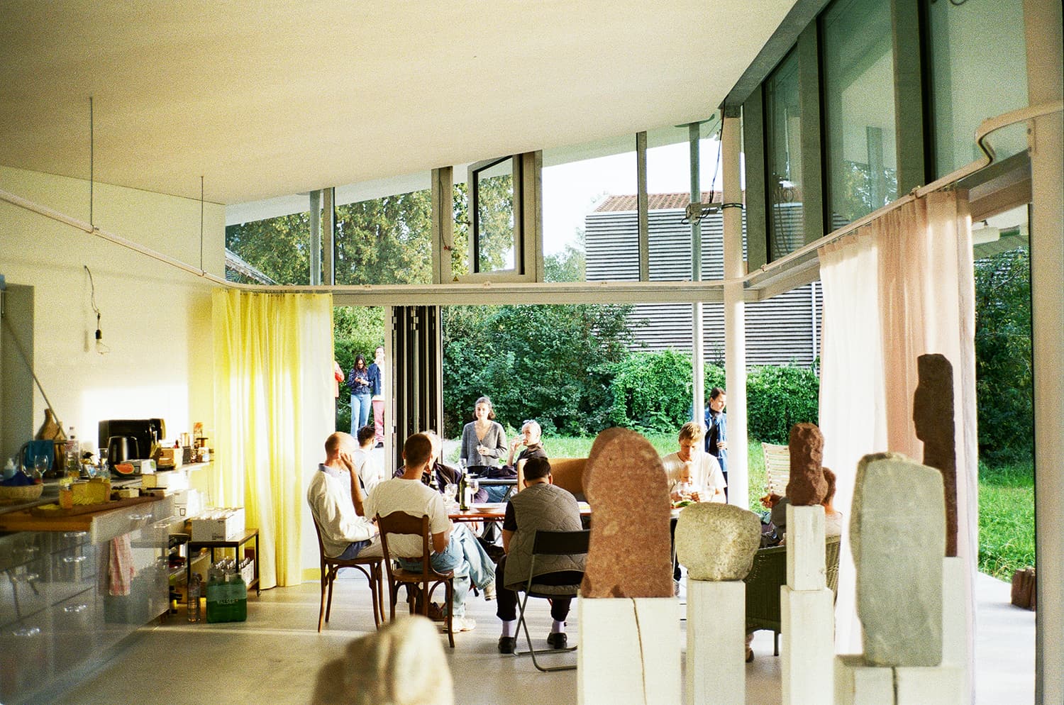 House for (almost) Everything adapts from an initimate home to a generous gathering space (Zurich, 2020-2022)
