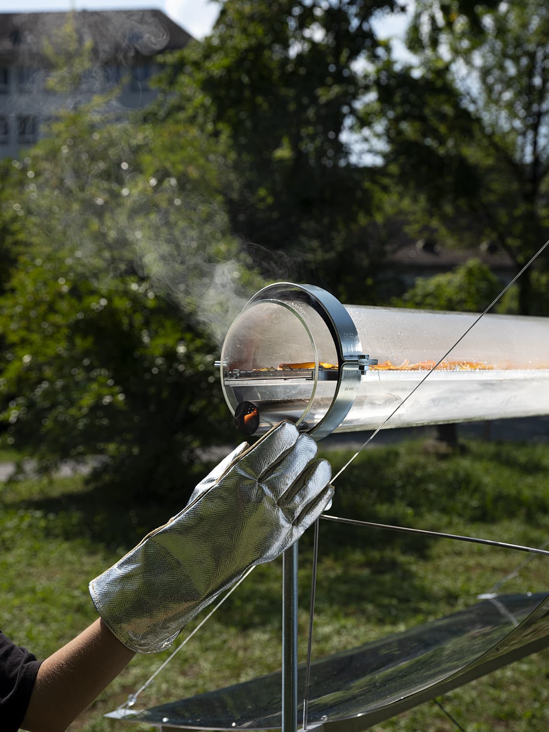 Electryone follows the sun and surrenders to its power (Zurich, 2023)