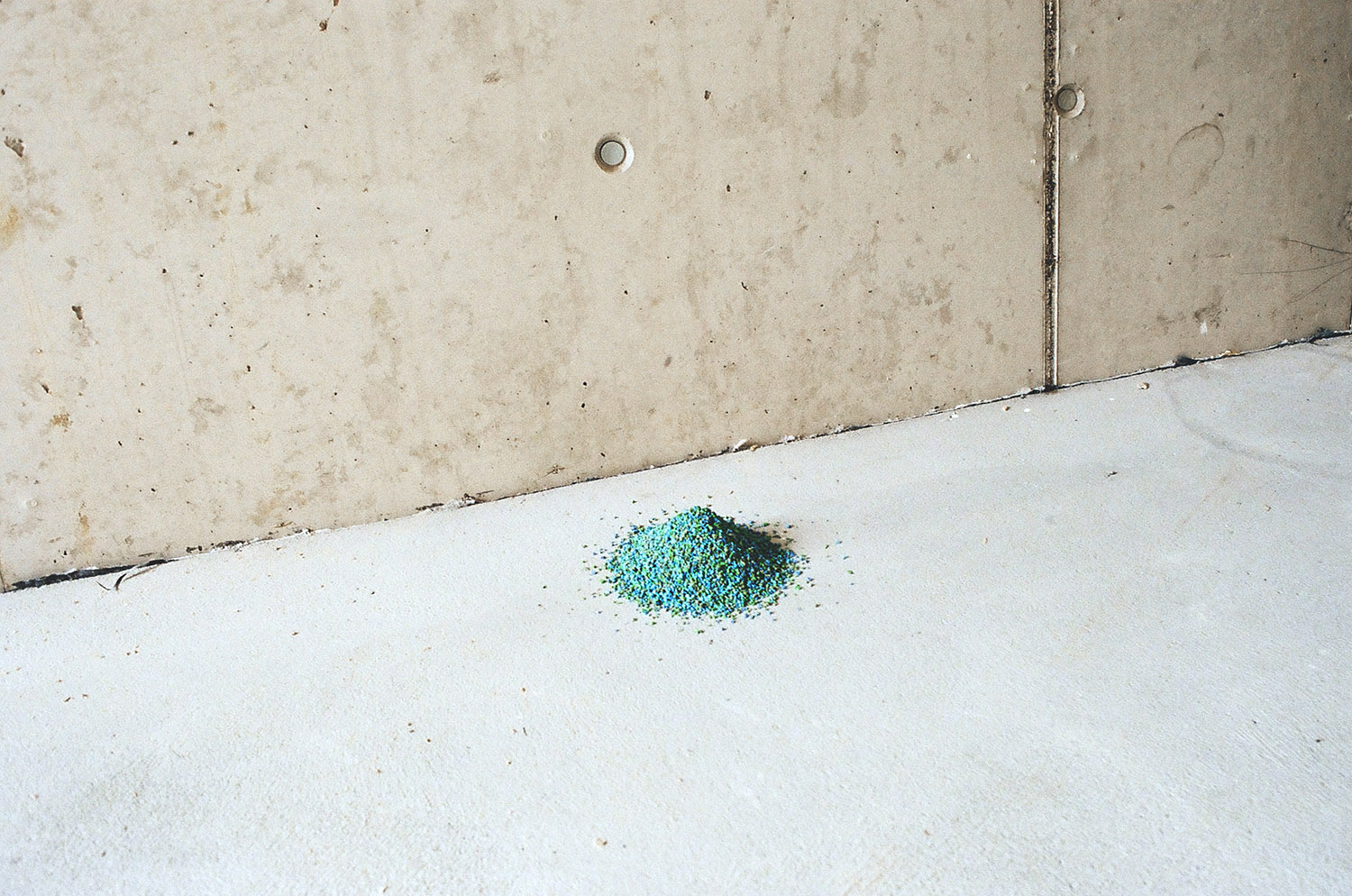 Proposal for a coffee without chairs nor tables