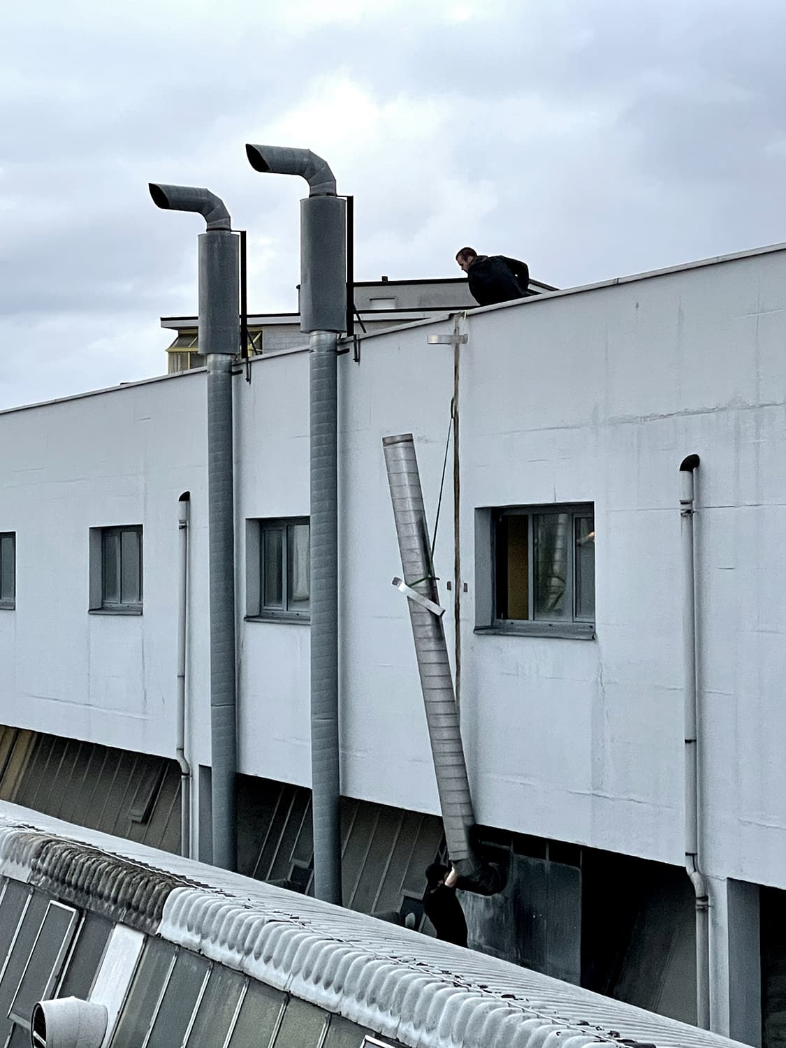 Drift turns soon-to-be demolished buildings as ressources to be reassembled into a temporary public hammam (Biennale svizzera del territorio, Lugano, 2022)